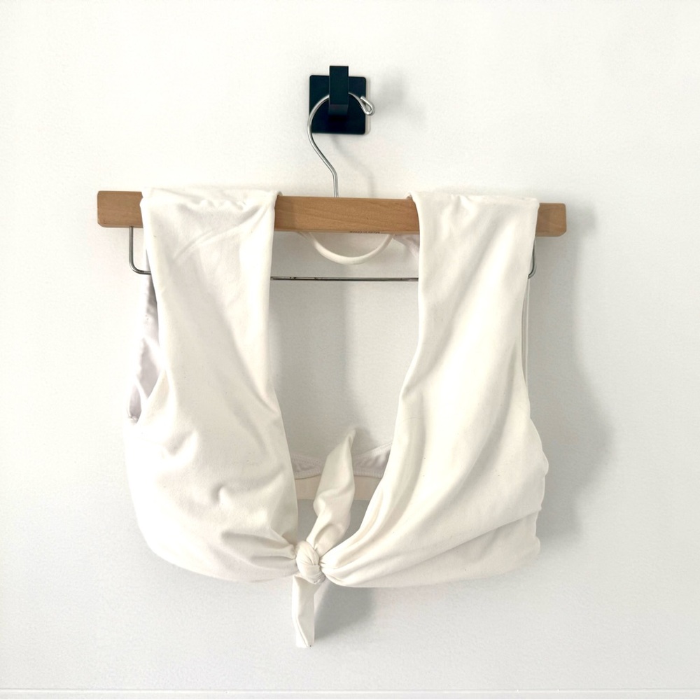 Niyamasol white top with tie